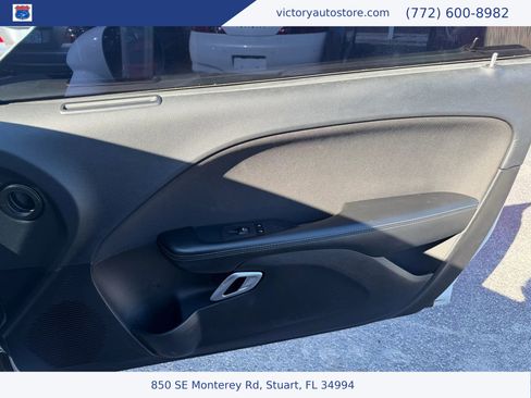 Used 2019 Dodge Challenger SXT image 37