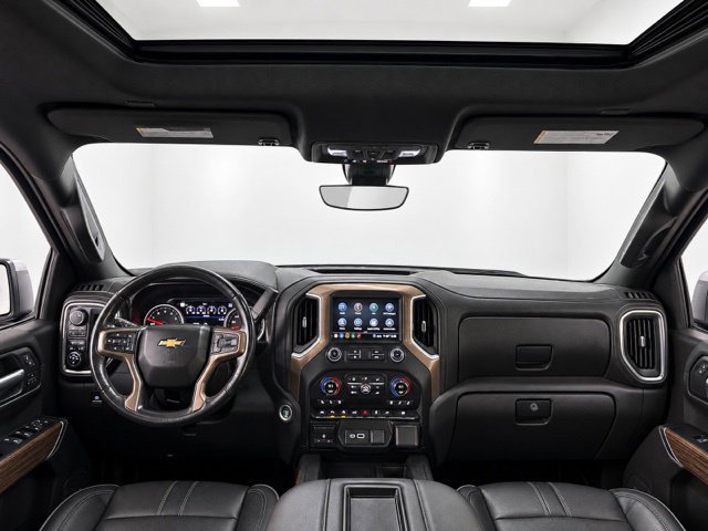 Used 2020 Chevrolet Silverado 1500 High Country w/ Technology Package AWD/4WD image 32