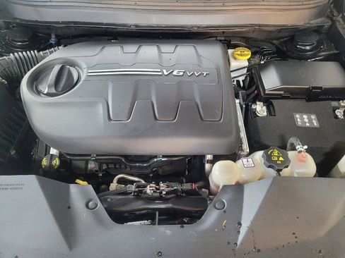 Used 2019 Jeep Cherokee Trailhawk image 30