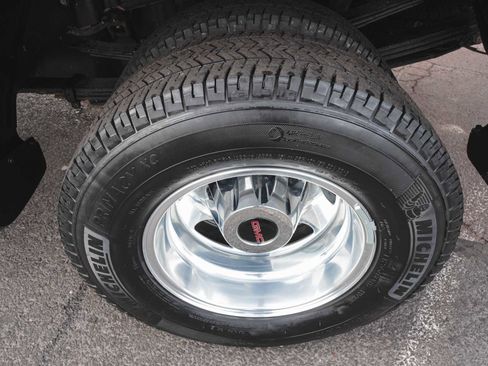 Used 2022 GMC Sierra 3500 Denali image 8