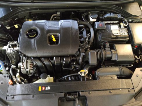 Used 2020 Hyundai Elantra SE FWD image 30