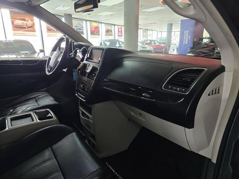 Used 2012 Chrysler Town & Country Touring w/ Entertainment Group #1 image 14