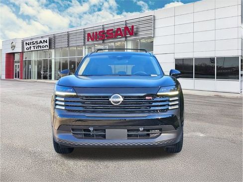 Used 2025 Nissan Kicks SR image 2