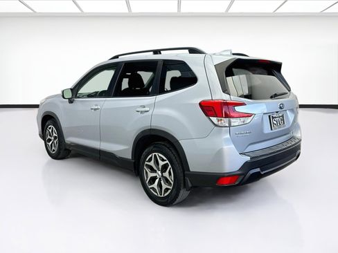 Used 2020 Subaru Forester Premium AWD/4WD image 6