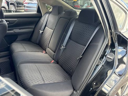 Used 2017 Nissan Altima 2.5 SV FWD image 11