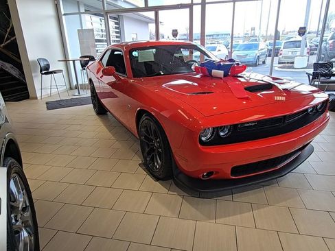 Certified 2022 Dodge Challenger R/T Scat Pack image 1
