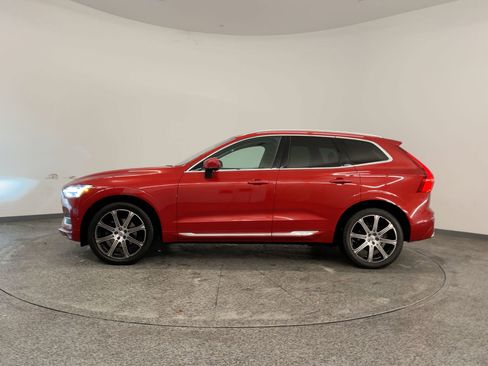 Used 2018 Volvo XC60 T5 Inscription w/ Convenience Package image 2