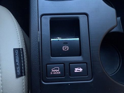 Used 2017 Subaru Outback 2.5i Limited w/ Popular Package #5 image 16