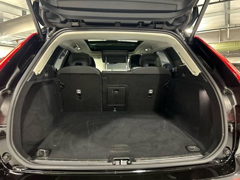 Certified 2025 Volvo XC60 B5 Plus AWD/4WD image 27