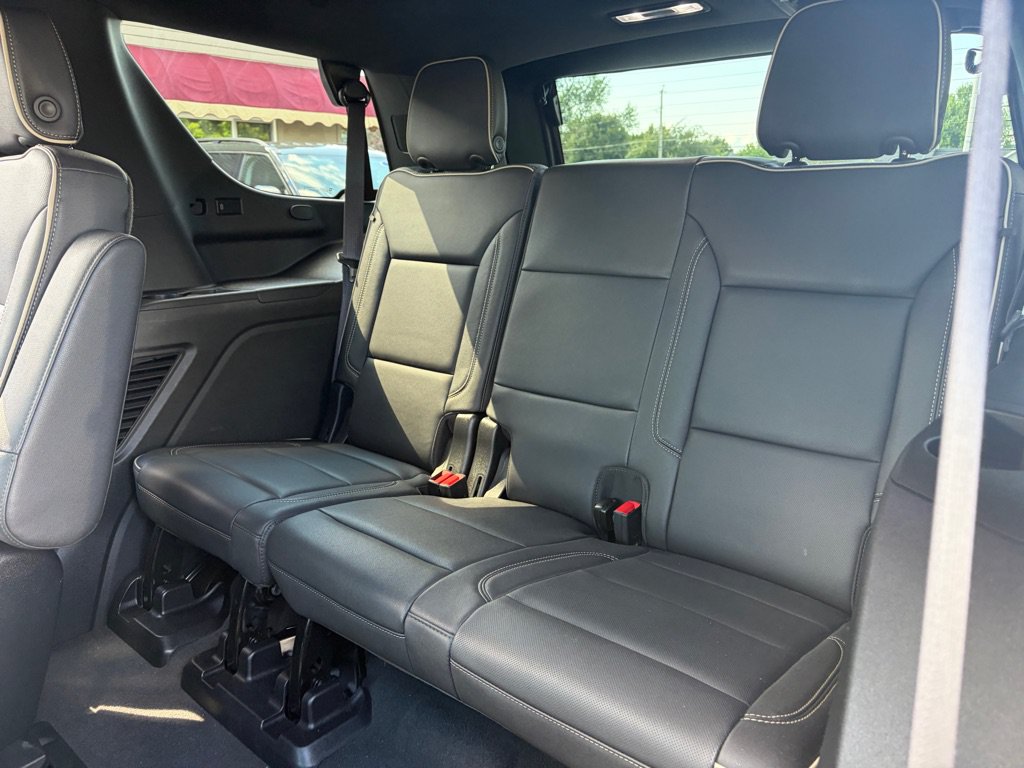 Used 2024 GMC Yukon SLT w/ SLT Luxury Package AWD/4WD image 31