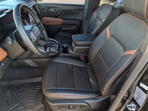 Used 2023 GMC Canyon AT4 w/ AT4 Premium Package image 10