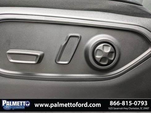Used 2025 Jeep Grand Cherokee Altitude image 19