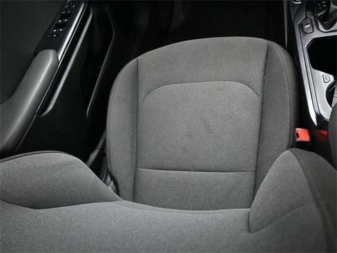 Used 2025 Kia K4 LXS image 9