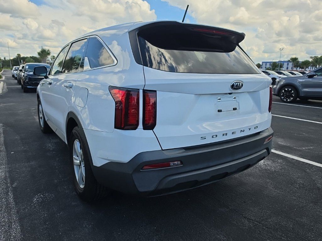 Used 2021 Kia Sorento LX FWD image 12