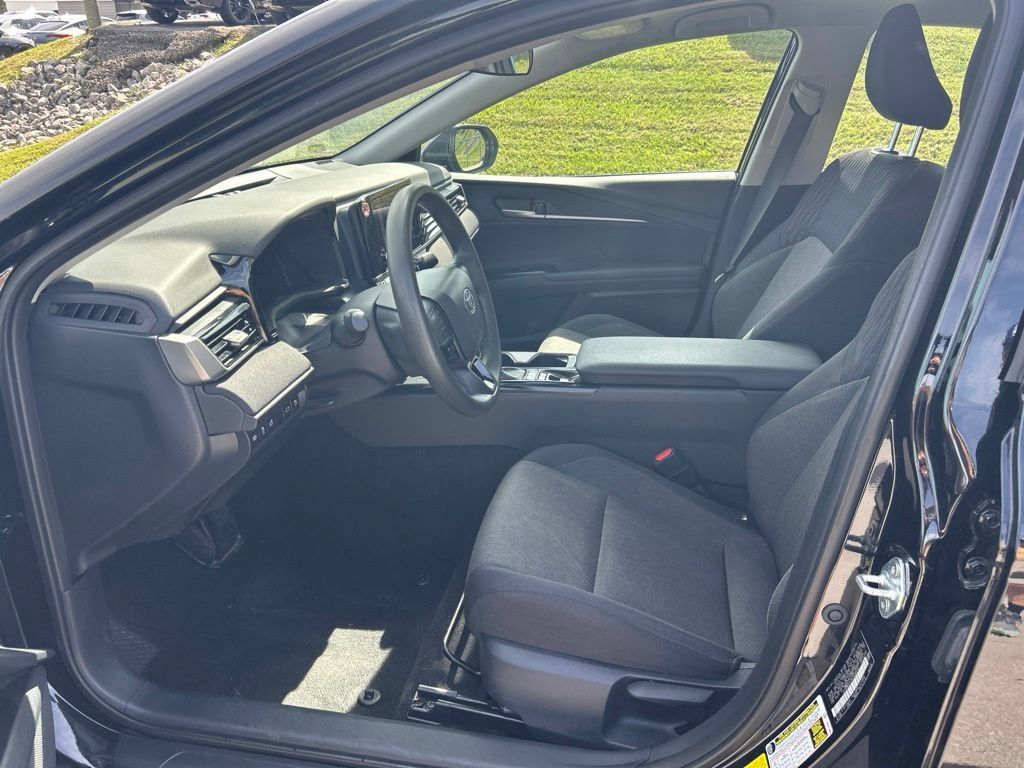 Used 2025 Toyota Camry LE FWD image 9