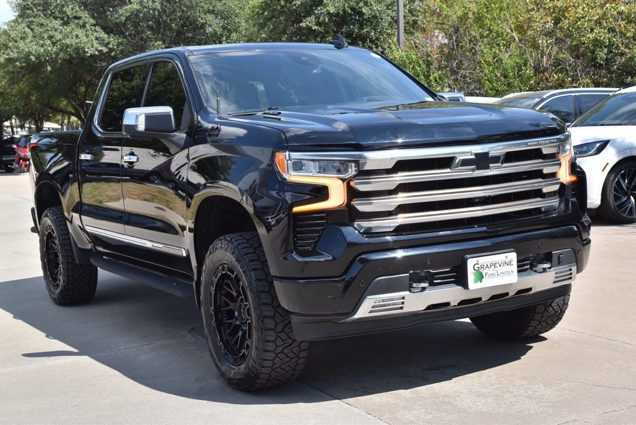 Used 2022 Chevrolet Silverado 1500 High Country w/ Max Trailering Package AWD/4WD image 4