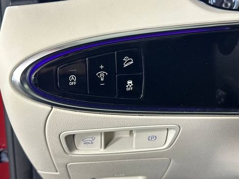 Used 2022 Genesis GV70 2.5T w/ Advanced Package image 19