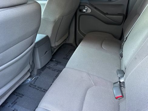 Used 2020 Nissan Frontier SV image 4