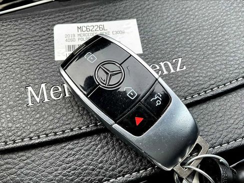 Used 2019 Mercedes-Benz E 300 image 14