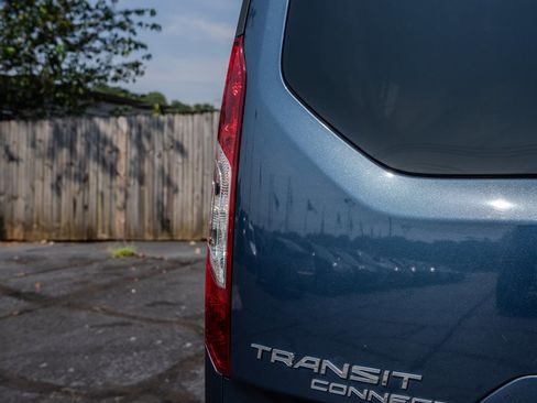 Used 2019 Ford Transit Connect XLT image 10