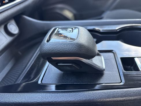 Used 2023 Nissan Rogue SV image 22