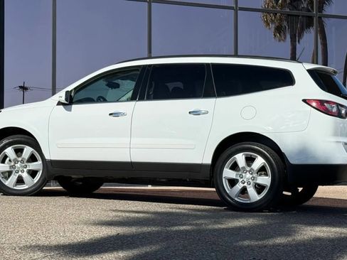 Used 2017 Chevrolet Traverse LT w/ Style and Technology Package AWD/4WD image 6