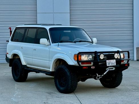 Used 1997 Toyota Land Cruiser Sport Utility 4D image 1