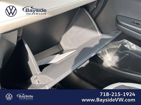 New 2026 Volkswagen Taos SE image 34