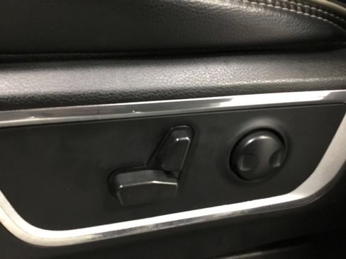 Used 2022 RAM 1500 Laramie w/ Off-Road Group AWD/4WD image 8