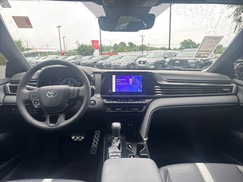 Used 2025 Toyota Camry SE w/ Convenience Package FWD image 23