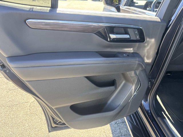 Used 2025 Chevrolet Tahoe LT AWD/4WD image 17
