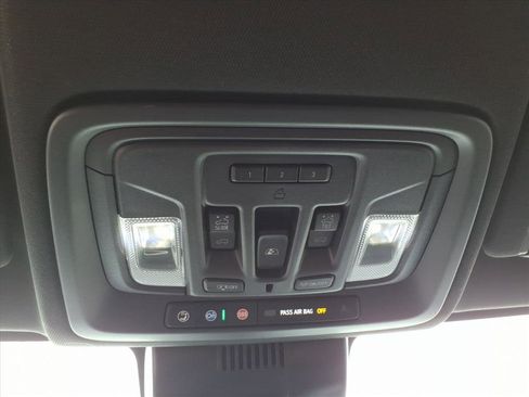 Used 2024 GMC Sierra 2500 AT4 w/ AT4 Premium Plus Package image 17