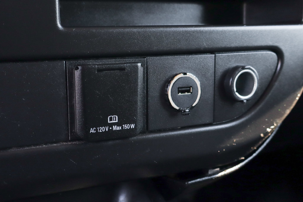 Used 2020 Chevrolet Express 3500 Extended w/ Driver Convenience Package RWD image 31