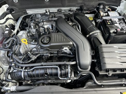 Used 2024 Volkswagen Taos S image 10