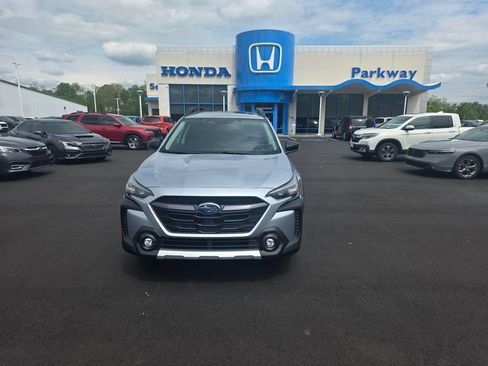 Used 2025 Subaru Outback Limited AWD/4WD image 8