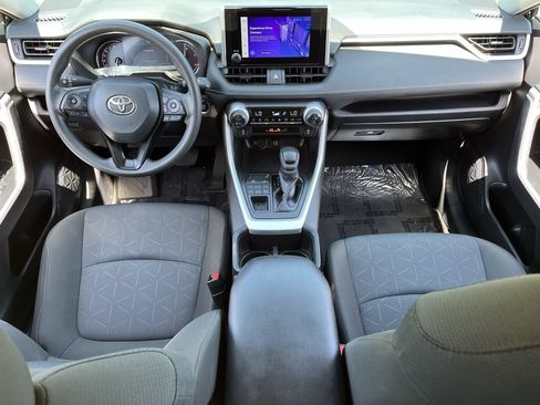 Used 2024 Toyota RAV4 XLE AWD/4WD image 9