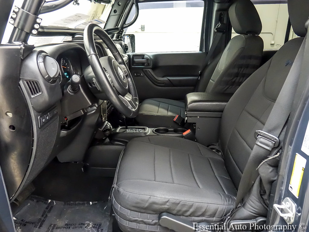 Used 2016 Jeep Wrangler Unlimited Rubicon w/ Connectivity Group AWD/4WD image 9