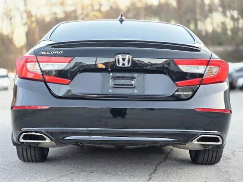 Used 2018 Honda Accord Sport image 8