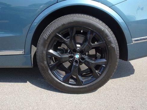 Used 2023 BMW X7 xDrive40i w/ Premium Package AWD/4WD image 28