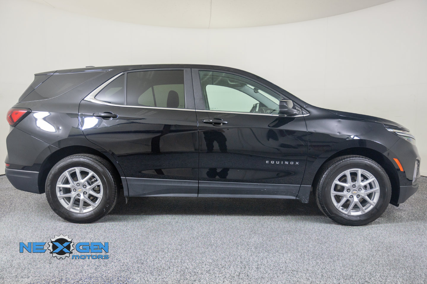 Used 2024 Chevrolet Equinox LT AWD/4WD image 36