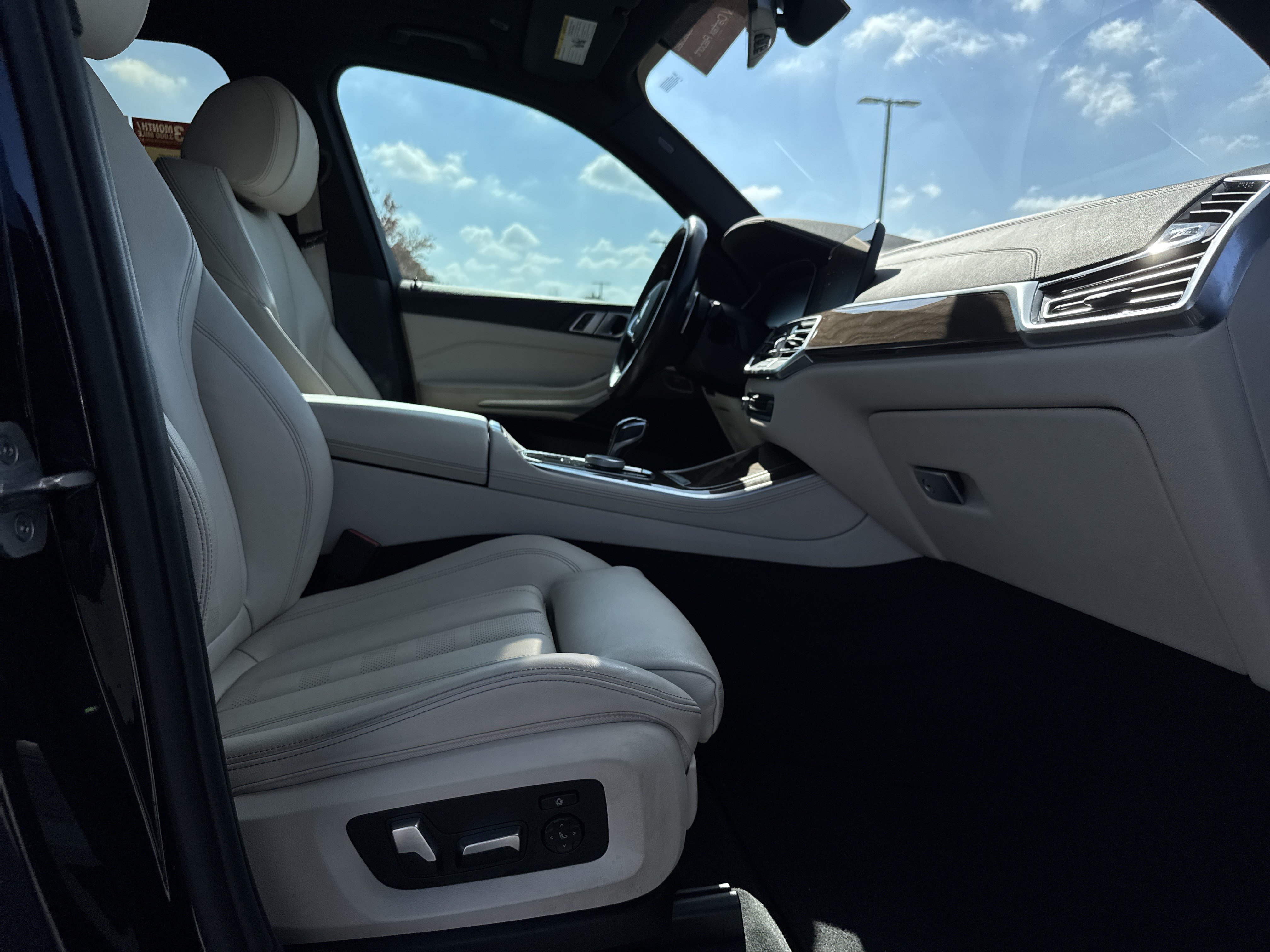 Used 2020 BMW X5 sDrive40i w/ M Sport Package RWD image 35