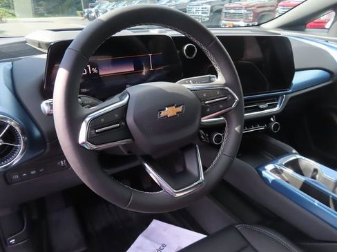 Used 2025 Chevrolet Equinox EV LT w/ Convenience Package II FWD image 15