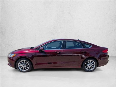Used 2017 Ford Fusion SE w/ Fusion SE Technology Package FWD image 9