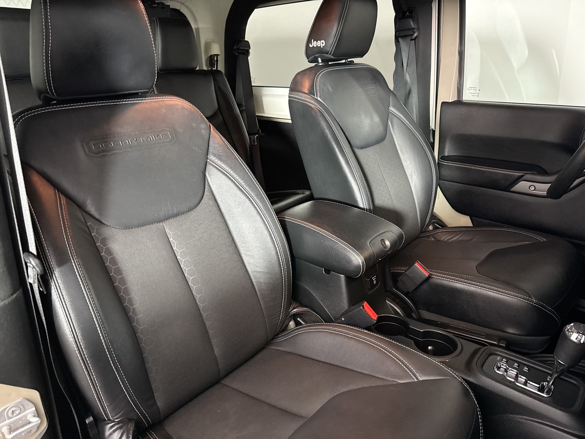Used 2018 Jeep Wrangler Sport AWD/4WD image 31