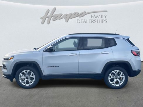 New 2026 Jeep Compass Latitude image 22