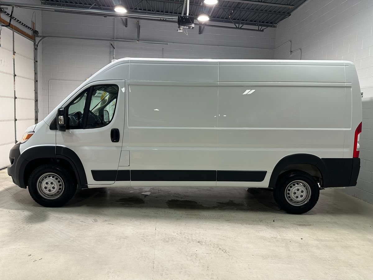 Used 2025 RAM ProMaster 2500 w/ Convenience Group FWD image 15