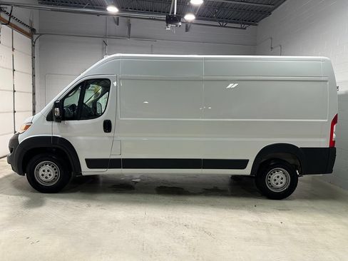 Used 2025 RAM ProMaster 2500 w/ Convenience Group FWD image 15