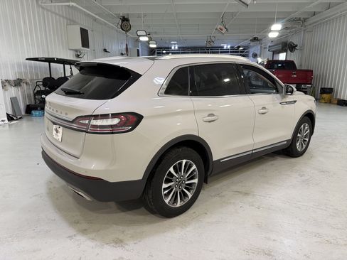 Used 2021 Lincoln Nautilus Reserve image 5