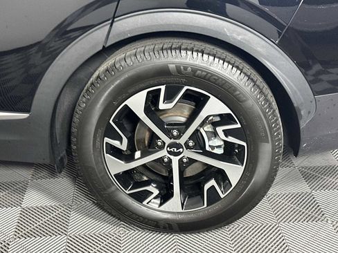 Used 2024 Kia Sportage EX image 18