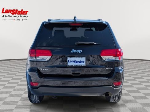 Used 2018 Jeep Grand Cherokee Laredo image 4